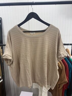 eesome Beige Relaxed Short-Sleeve Scoop Neck Top Medium